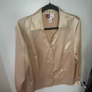 JM Collection, Women’s Button Front Gold silk like top. Sz. 8